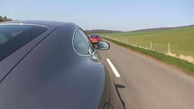 Jaguar XKR vs Porsche 911 - by Autocar.co.uk смотреть онлайн