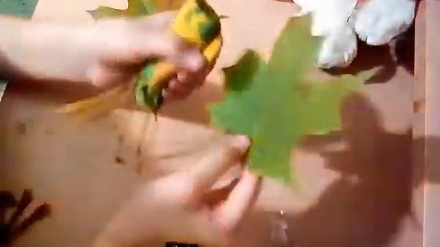 Украшаем комнату розочкой из листьев))) смотреть онлайн