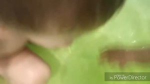 Владик красит воду цвета и купается в ней! Шарик Baffy покрасил нашу водочку и растворился!
