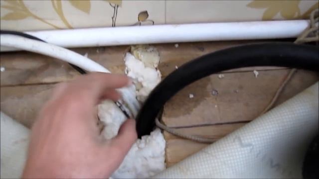 СПОСОБ ОТОГРЕВА ВОДЫ ИЗ СКВАЖИНЫ НА ДАЧЕ. ЕСЛИ ЗАМЕРЗ ВОДОПРОВОД. смотреть онлайн