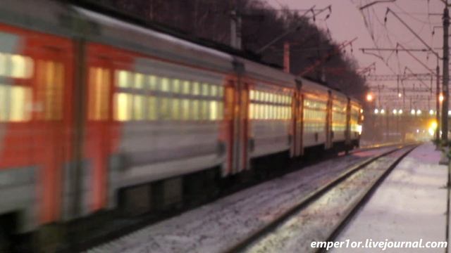 Электропоезда возле платформы Шереметьевская (МЦД-1)/ Electric trains near the Sheremetyevo platfor смотреть онлайн