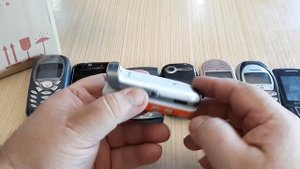 Куча ретро телефонов на халяву забытых в Германии! Коты в мешке с помойки. Купить на шару 2023  p#1