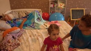 VLOG Насте пора открывать салон по плетению косичек