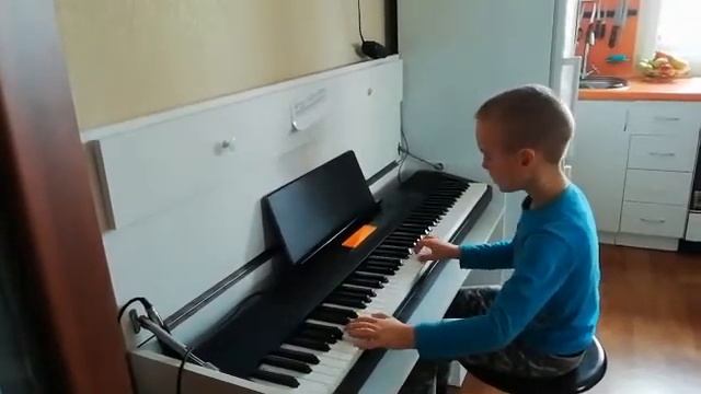 ТАНЕЦ МЕДВЕЖАТ - Ю.Виноградов (пианино) Рыбьяков Вадим 8 лет смотреть онлайн