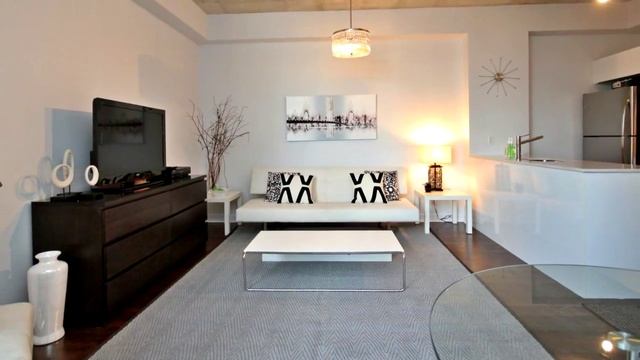 127 Queen Street East #802, Toronto смотреть онлайн