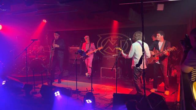 МТ Б/У ft. Юрий Логачёв - Забавы (Live • Владивосток • 09.06.2023)