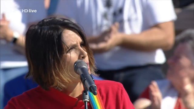 Tanita Tikaram - Twist In My Sobriety - ZDF Fernsehgarten 15.09.2019 смотреть онлайн