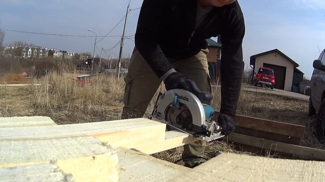 Ставим опалубку на участке с уклоном. #691 Просто жизнь