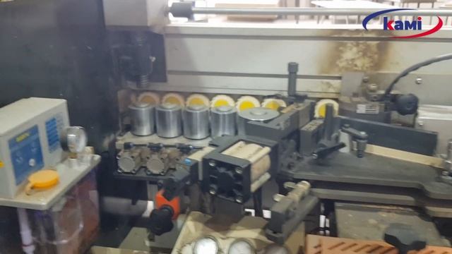 Автоматический кромкооблицовочный станок Filato FL 5000UQ 2. Фрезерование детали и поклейка кромки