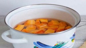 Тыква с брынзой и помидорами в духовке