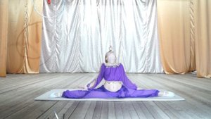 Пластический этюд со стаканчиком