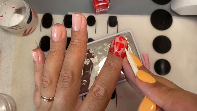 Делаю стемпинг на себе с пластиной Go stamp 205