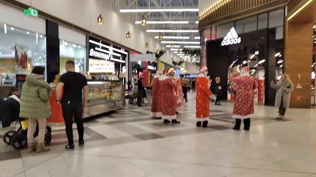 25.12.2021 Наша точка в Меге и дедушки Морозы / Ура ! Скоро Новый год ! смотреть онлайн