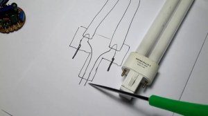 Зажигаем настольную лампу дневного света без дросселя используя начинку от энергосберегайки