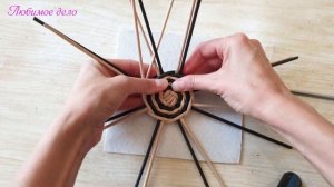 Подставка-спиралька под горячее из газетных трубочек!