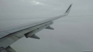 RYANAIR STYLE LANDING! Ryanair Boeing 737-800 Landing at  FOGGY Berlin Schönefeld Airport!