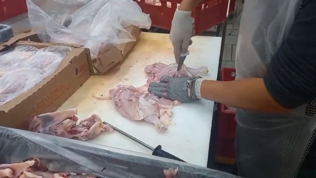 Разделка курицы на рубашку.