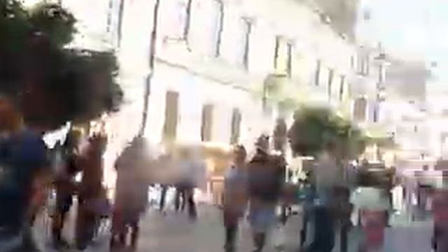 Рональд хочет фиалки смотреть, но нас туда не пустят. смотреть онлайн