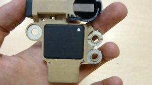 Регулятор напряжения генератора GM 93740783 на Opel Antara 3.2