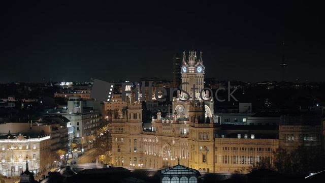 Cybele Palace night view in Madrid, Spain смотреть онлайн