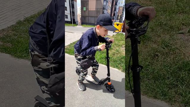 Обучение от Лёхи как делать трюк: Прыжок передним колесом на самокате👍😉  (2 серия)