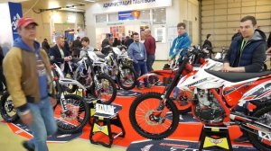 Обзор китай эндуро на мото выставке МОТОВЕСНА 19 часть 1.