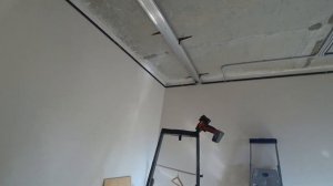 Теневое примыкание натяжного потолка. Slott линии.