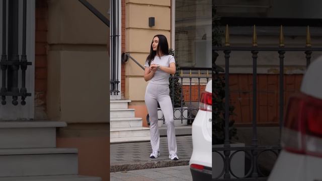 Женский костюм штаны и футболка #женскиекостюмы #молодежнаяодежда смотреть онлайн