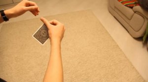 КАК СПРЯТАТЬ КАРТУ В КУЛАК ?