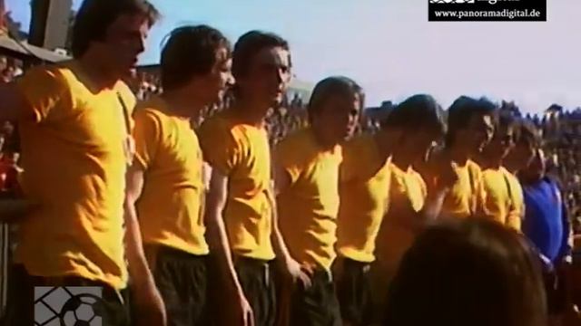Dynamo Dresden mit Hans-Jürgen Dörner als Kapitän gewinnt 1977 zum 3. Mal den FDGB-Pokal смотреть онлайн