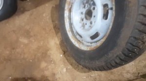 как самому отремонтировать колесо если оно спускает у корта