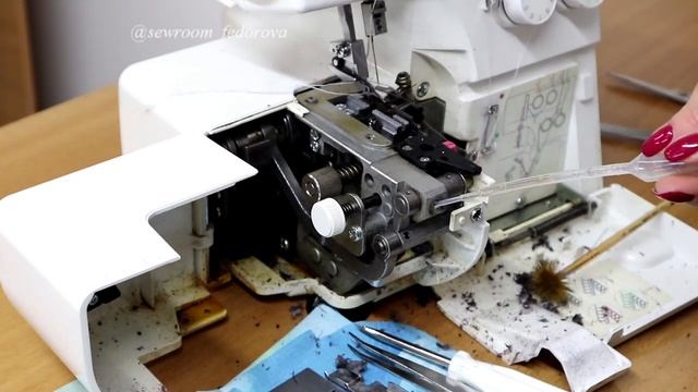 Как почистить оверлок самостоятельно смотреть онлайн