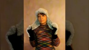 Навязалось за месяц. Варежки на двух спицах с вышивкой.