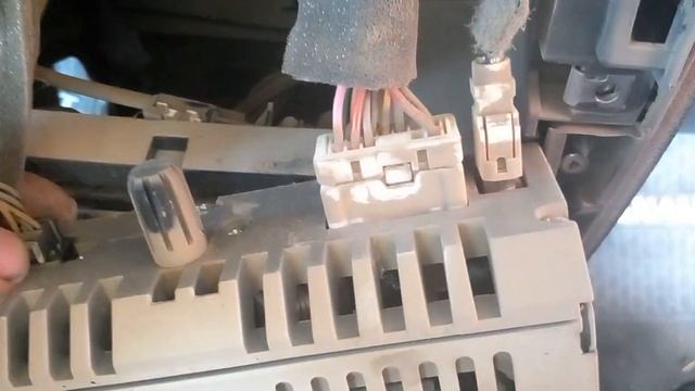 como desmontar consola y estéreo de renault logan y varios смотреть онлайн