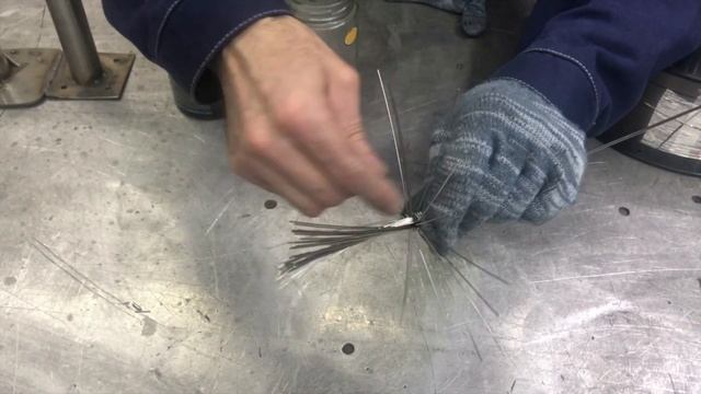Процесс создания скульптуры одуванчика