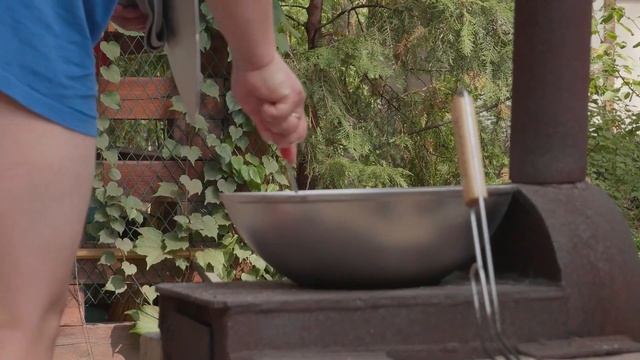 Приключения на Осколе. Рис с мясом в казане. ПЛОВ ПО-ОСКОЛЬСКИ. Новый рецепт плова. Серия 3. смотреть онлайн