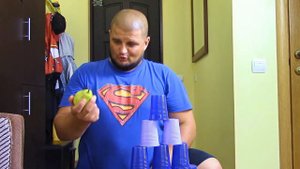 Егорка Ярик и Папа Играют с ЦВЕТНЫМИ Стаканчиками...!!!