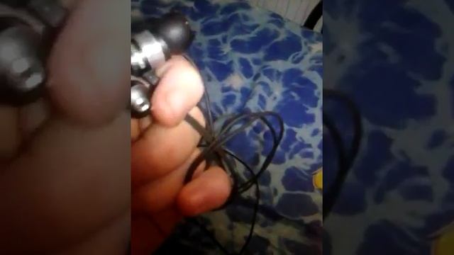 Что сделать чтобы наушники не путались? смотреть онлайн