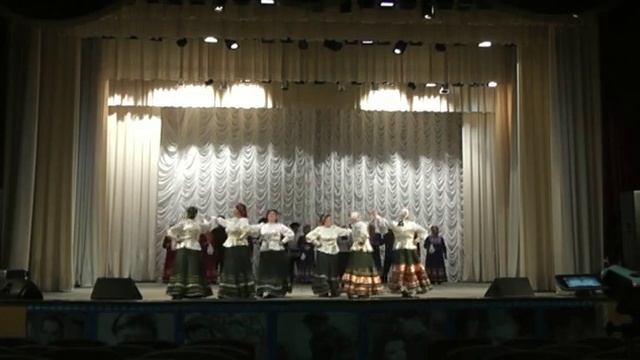 У ворот сосна зеленая смотреть онлайн