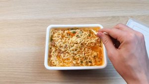 ОРАНЖЕВЫЙ ДОШИРАК СО ВКУСОМ СВИНИНЫ - ОБЗОР И ОТЗЫВ!