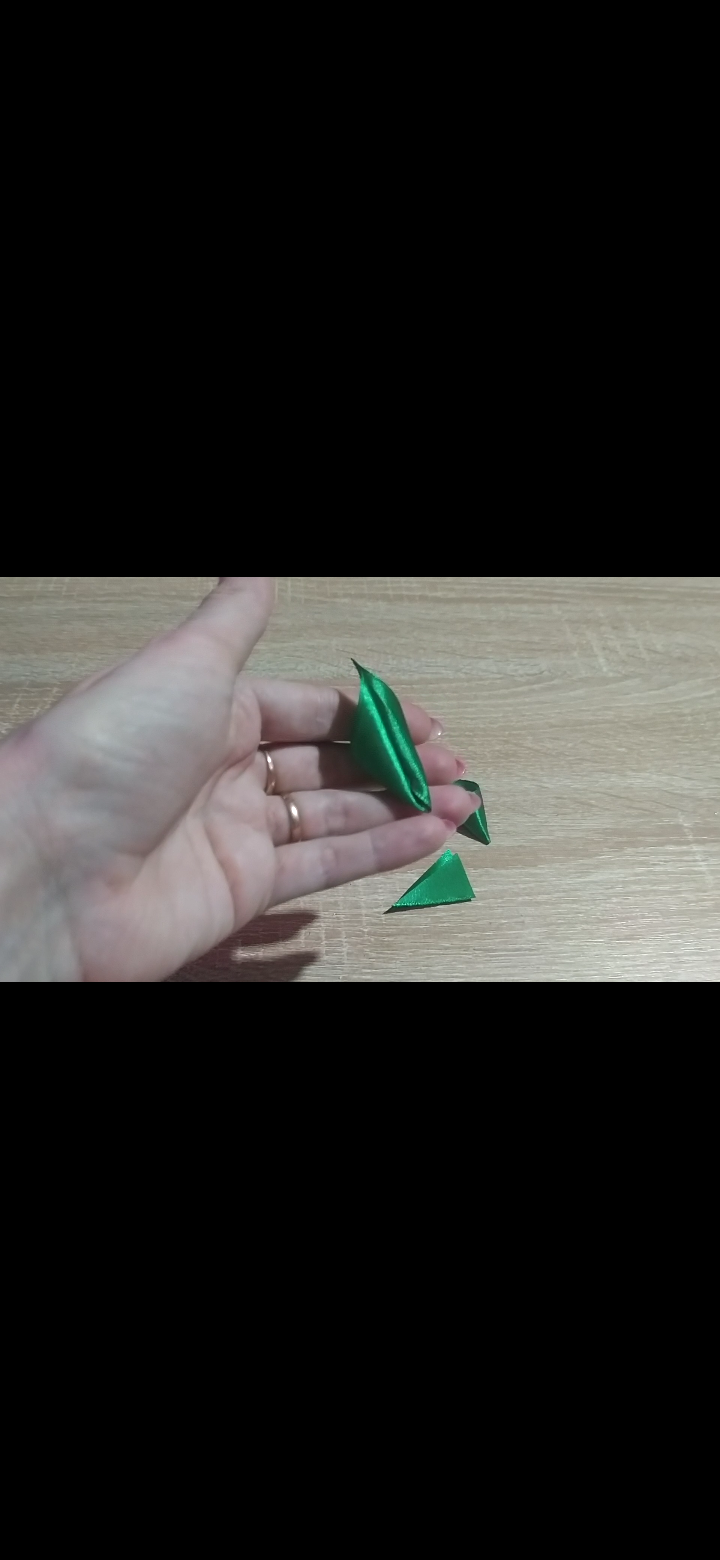 Мастер класс "Листик канзаши" ✂️ 2 способа создания листика #ручнаяработа #канзаши