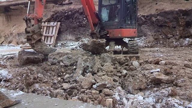 Работает мини-экскаватор Hitachi видео 12 смотреть онлайн