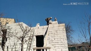 Дом с нуля. Поднятие газоблока на 2 этаж без крана. Как  строительный объект пережила зиму?