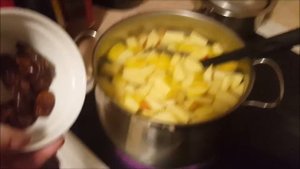Компот для малыша / без сахара / как варить компот из яблок и груш с сухофруктами и шиповником