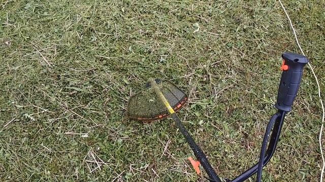 Тример електричний Дніпро-м 120s. Обзор, тест, плюси і мінуси. Чі варто купувати в 2022 році? смотреть онлайн