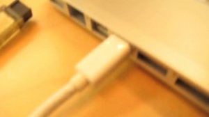 MacBook Pro (Early 2011)のThunderboltディスクマウントはThunderboltケーブルが必要