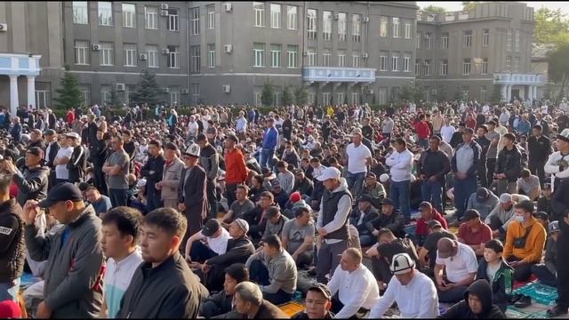 ОРОЗО АЙТ НАМАЗ. БИШКЕК 2-май 2022ж. АЙТ МААРЕК БОЛСУН.