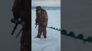 Ледобур из шуруповерта с редуктором от стартера.