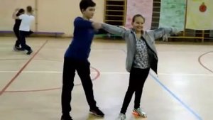 Упражнения контактной импровизации, адаптированные для спортивных бальных танцев