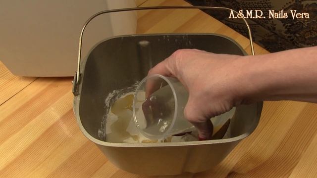 HOW TO MAKE DELICIOUS BREAD IN A BREAD MAKER DIY смотреть онлайн